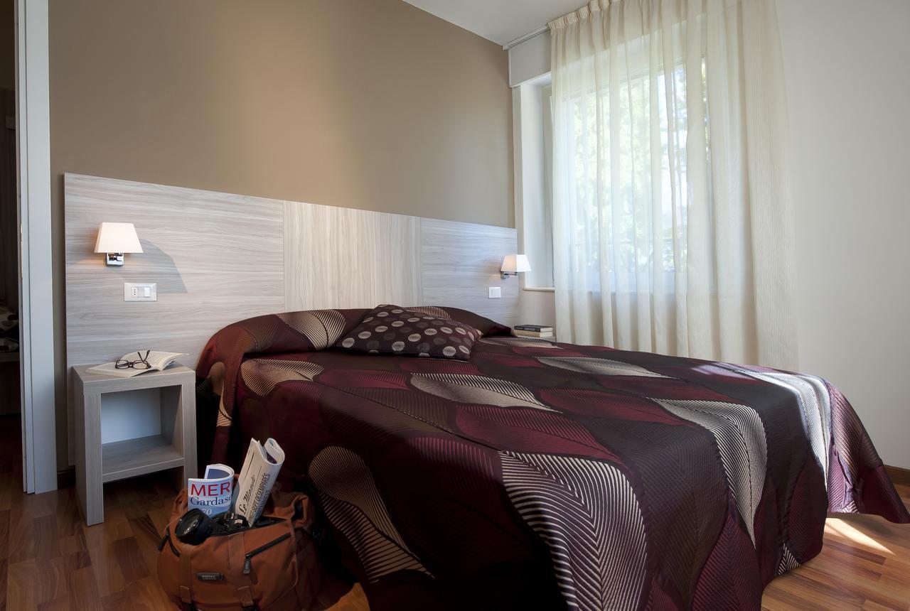 Albergo Valentina Peschiera del Garda Exterior foto