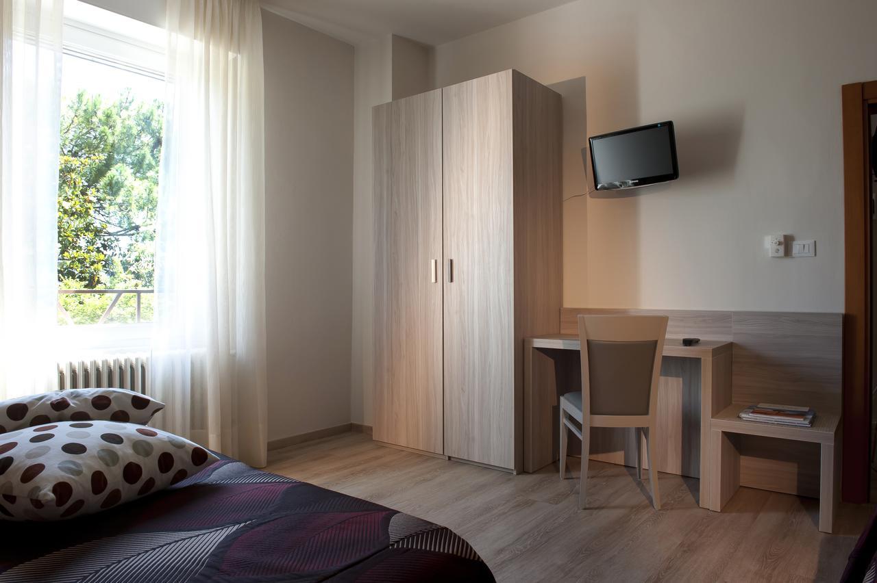 Albergo Valentina Peschiera del Garda Exterior foto